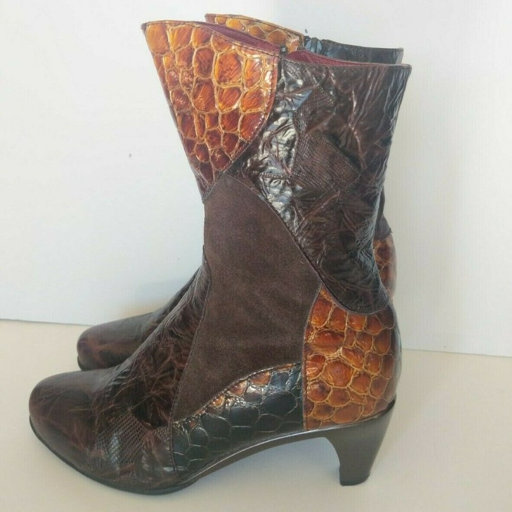 Helle Laine Womens Heels Brown Croc Patch Suede Leather Boots US 8.5-9 M EUR 39 - Picture 1 of 11